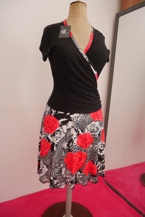 Dámské šaty vel M/L — foto 1