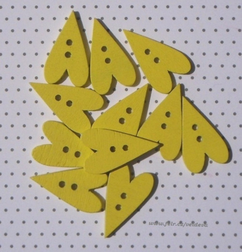 Knoflík srdíčko žluté 2,3 cm 3 ks