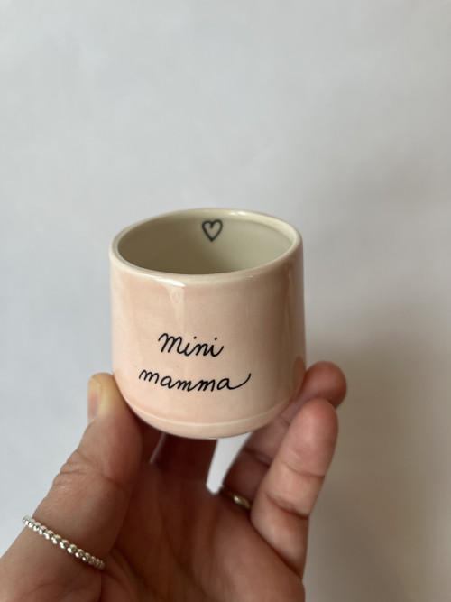 Porcelánový kalíšek růžový Mini Mama