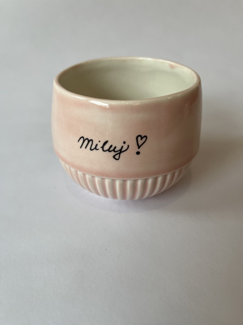 Kalíšek porcelánový, Miluj