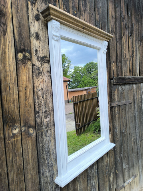 Dřevěné zrcadlo výšky 115 cm, bílá patina