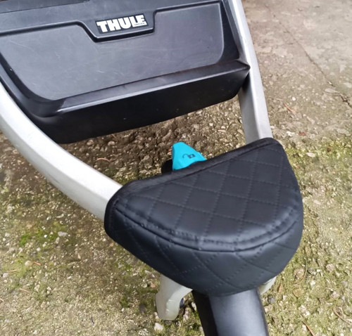 Ochrana předního plastu THULE z koženky