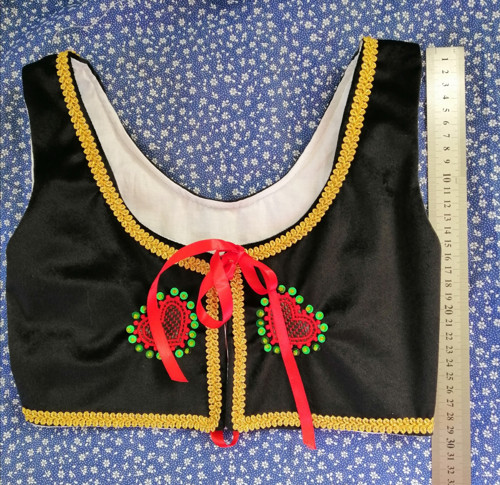 Kordulka ke kroji.Folklor. — foto 1