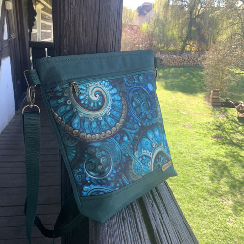 Crossbody kabelka - Zelený vzor