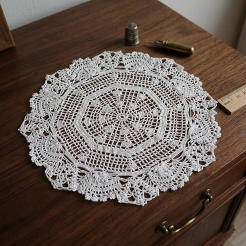 Háčkovaný ubrus - průměr 25 cm