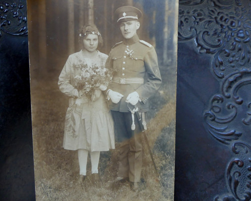 Voják s dívkou.. stará fotografie, fotopohlednice