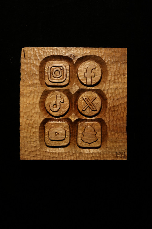 Dřevořezba Sociální sítě