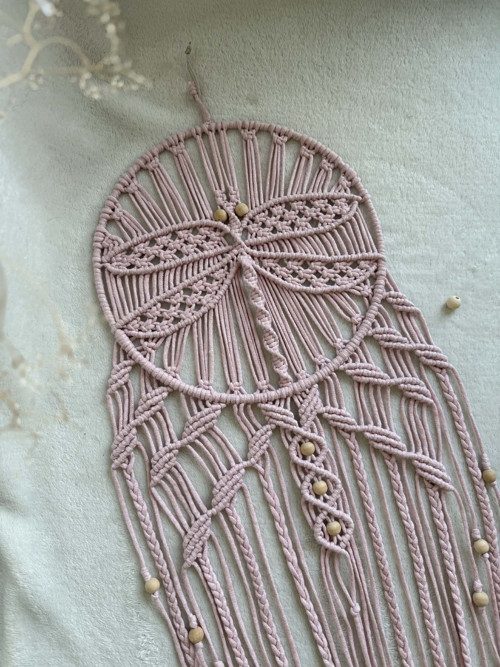 Ochranný amulet vážka macramé dekorace