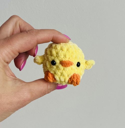 Mini kuřátko do kapsy pro štěstí