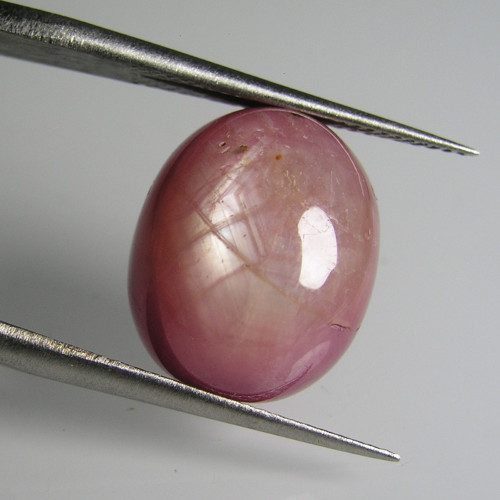 Přírodní růžový Rubín, 18,28 ct., 13,5x12,0x6,4 mm