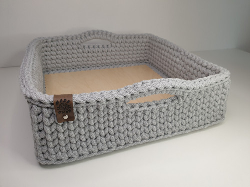 Háčkovaný úložný košík světle šedý 31 × 31 cm