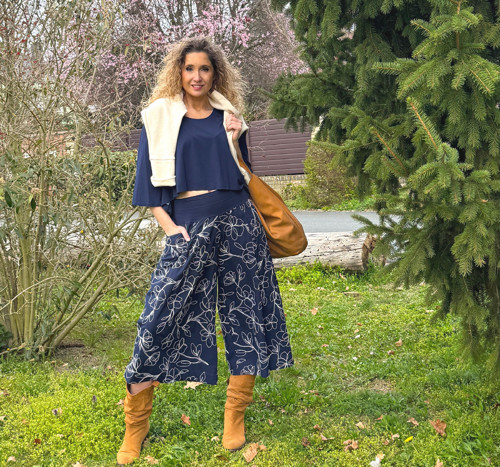 Kalhotová sukně maxi modrá s květy