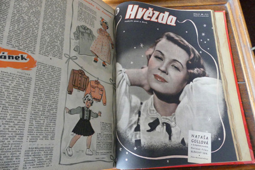 Časopis Hvězda paní a dívek, svázaná čísla 1943