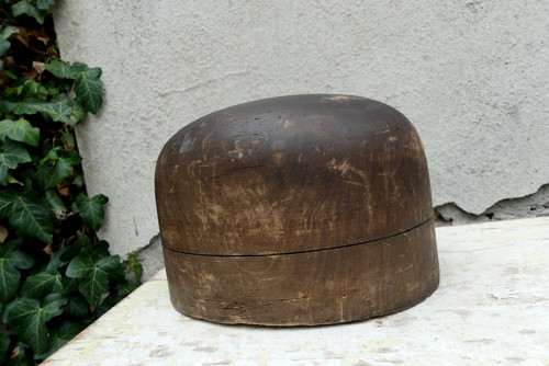 Dřevěná modistická forma na klobouky