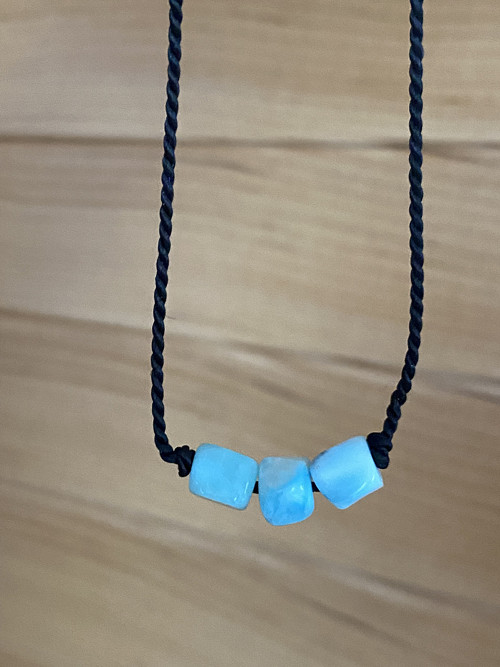 Náramek larimar a hedvábí — foto 1