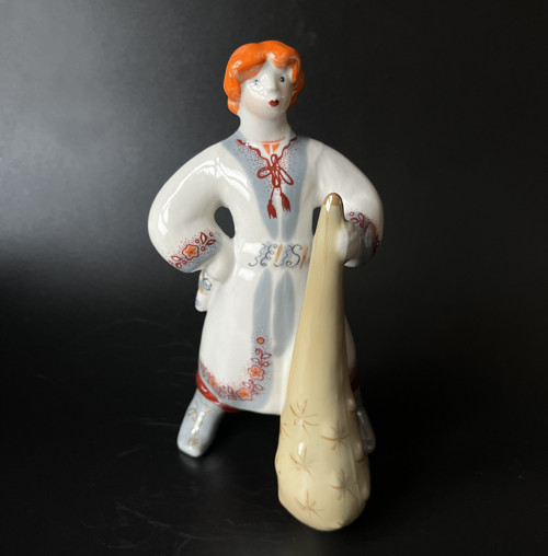 Soška Chlapec s palcátem 18.5 cm, Polonne USSR