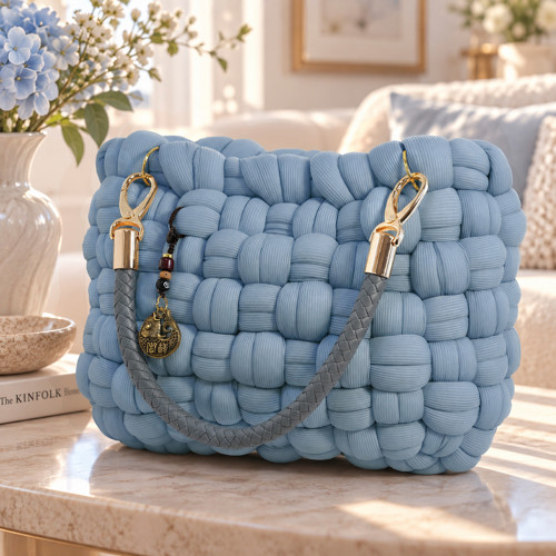 Sky Blue chunky kabelka – ručně pletená kabelka