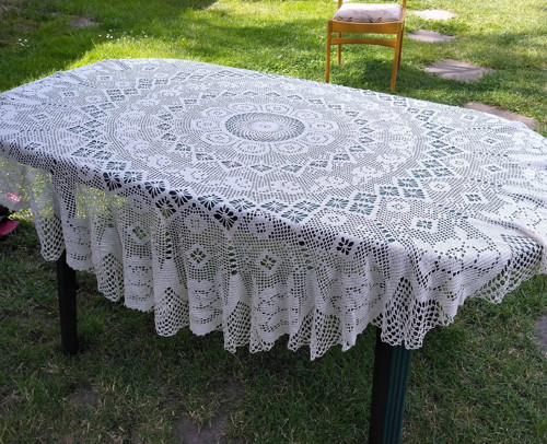 Mnou háčkovaný vintage ubrus 160 cm – česká Hedva