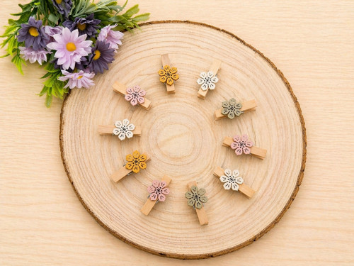 Dekorativní dřevěné kolíčky s kvítky 10 ks