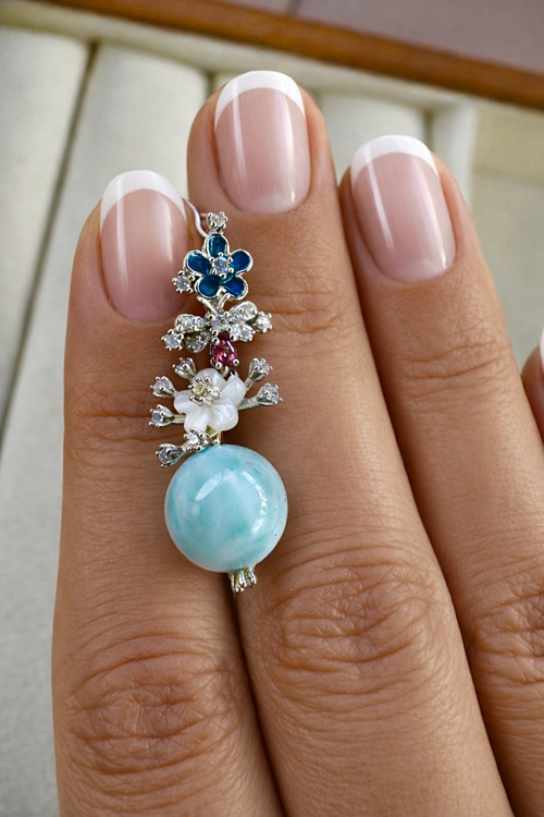 Stříbrný přívěsek s Larimarem . Larimar