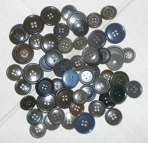 55x KNOFLÍKY
