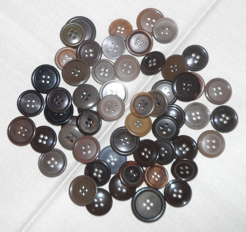 55x KNOFLÍKY