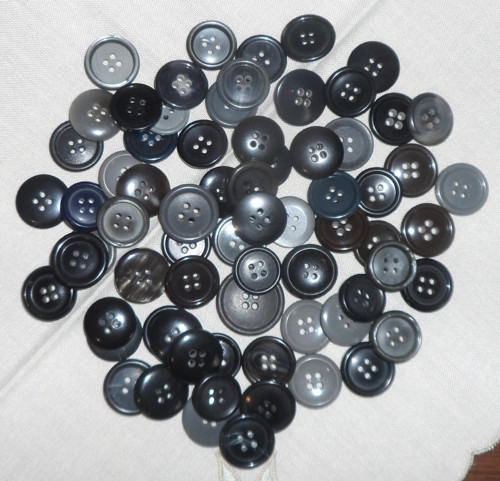70x KNOFLÍKY