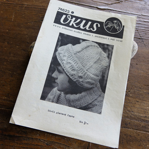 VKUS 74623 ... pletená dívčí čapka — foto 1