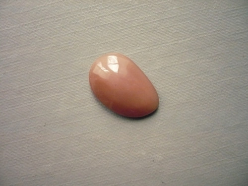 Kabošon - měsíční kámen broskvový 17 mm, č.6f