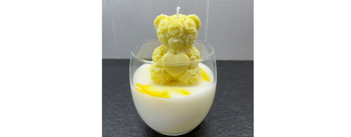 Dekorační svíčka- Rose Velvet Bear Yellow