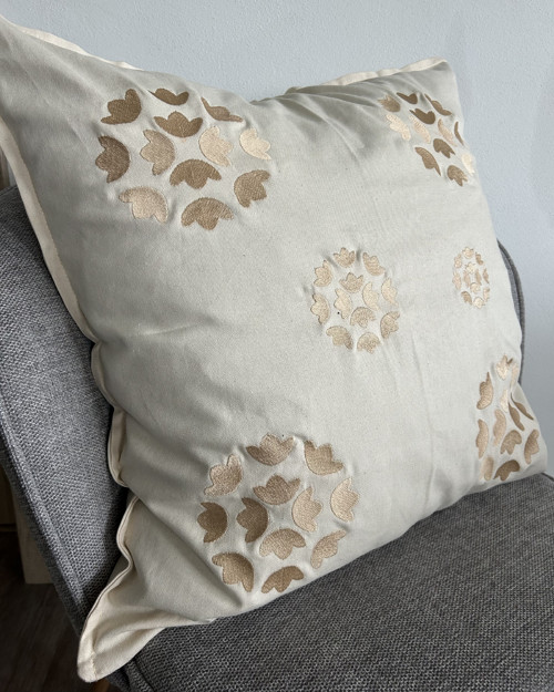 Vyšívaný povlak 65x65 - květinový vzor