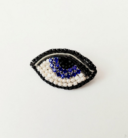 Handmade šitá korálková brošňa oko