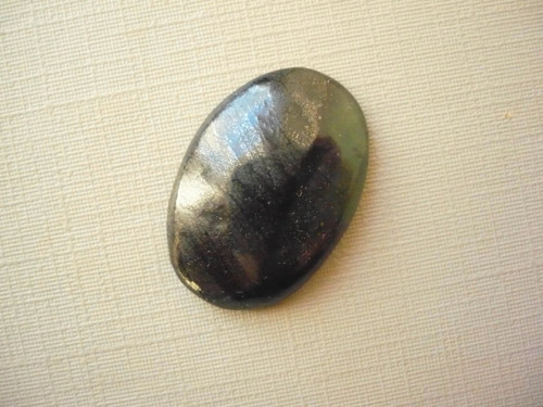Kabošon serpentinu 23 mm, č.42f