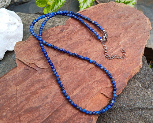 Náhrdelník z broušeného kamene lapis lazuli 3 mm