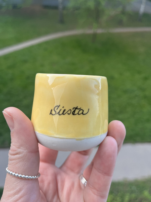 Porcelánový kalíšek žlutý Siesta