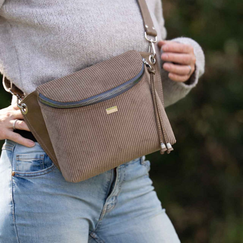 Crossbody ledvinka SALOME mocca s manšestrem