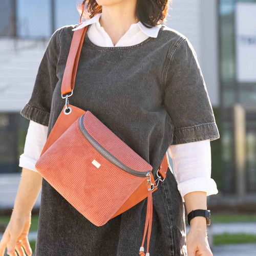 Crossbody ledvinka SALOME terakota s manšestrem