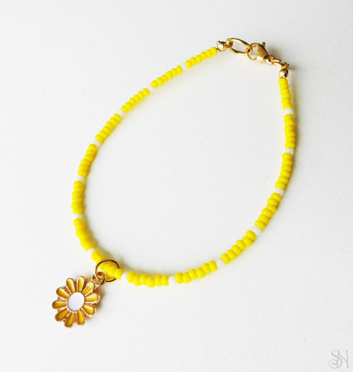 Handmade žltý náramok s kvetom - chirurgická oceľ