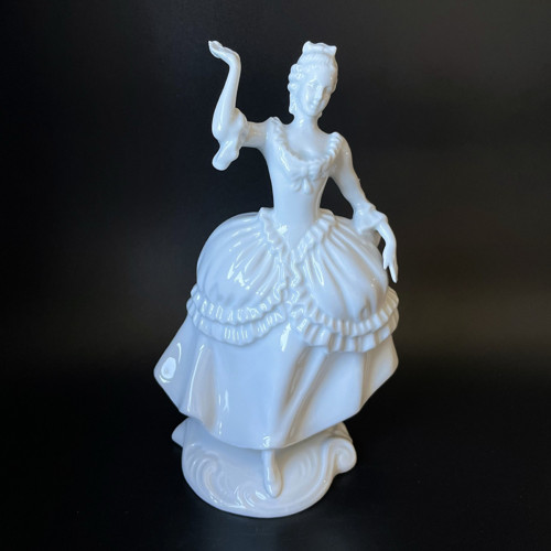 Royal Dux Soška Dáma Rokoko 21 cm, Elly Strobach