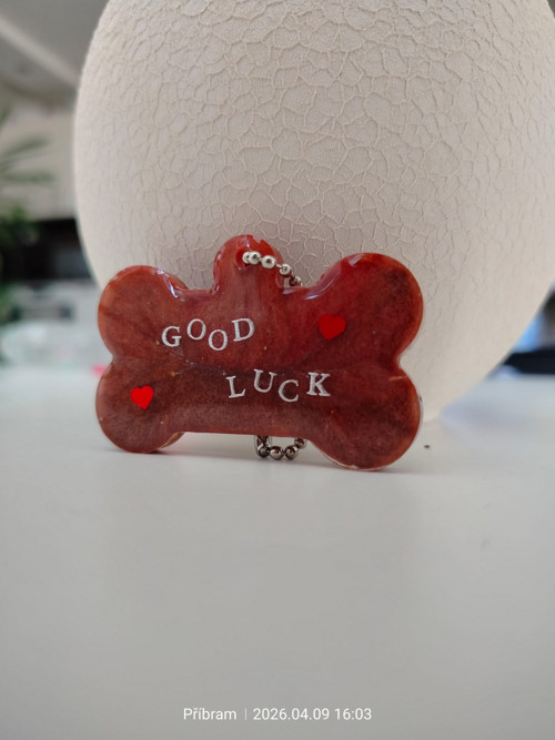 Klíčenka z pryskyřice "Good Luck"