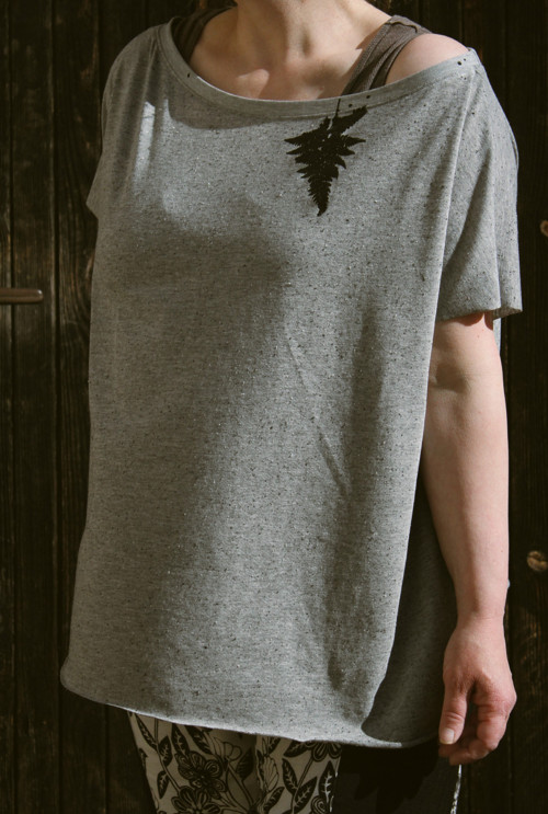 Triko ............ L - XL