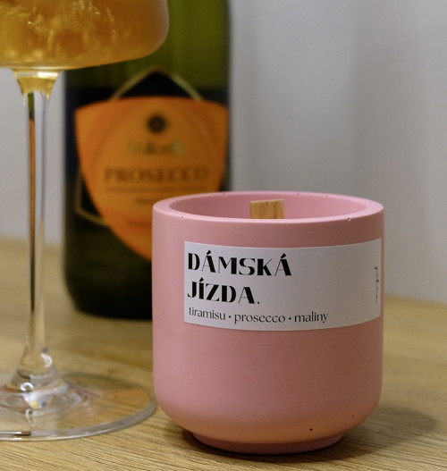 Designová sójová svíčka v jesmonitu | ruční výroba