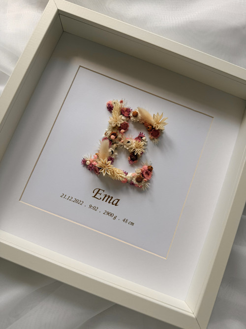 Dětský květinový monogram s údaji narození