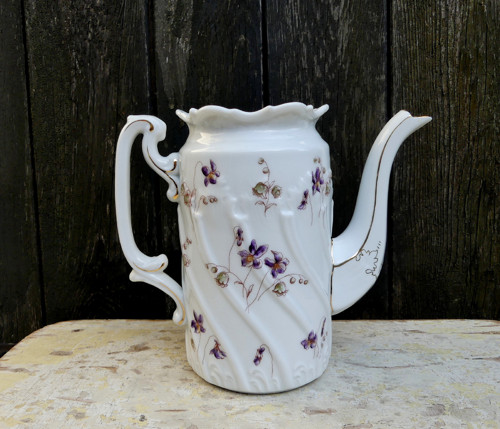 Fialky... porcelánová konvice — foto 1