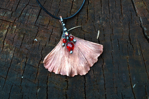 ~ Ginkgo v rubínové rose ~