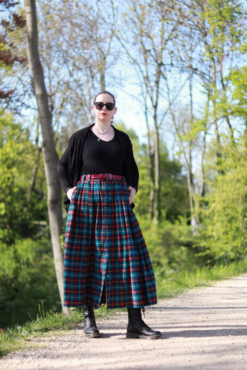 Flanelová sukně s propínáním — foto 1