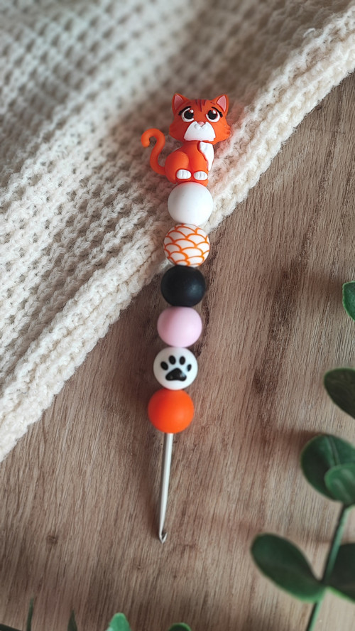 Háček volitelná velikost 2,5 - 5 mm, kočka zrzavá