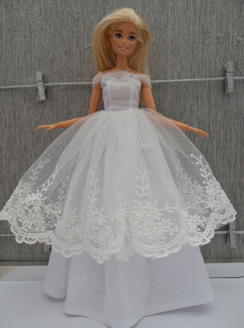 Šaty pro barbie plesové