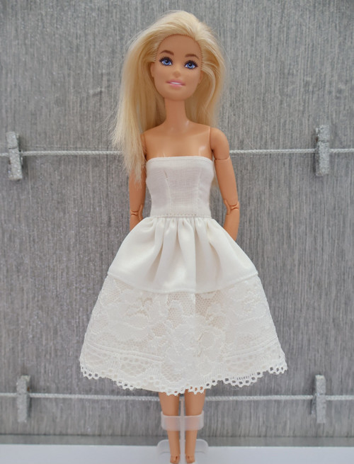 Šaty pro barbie
