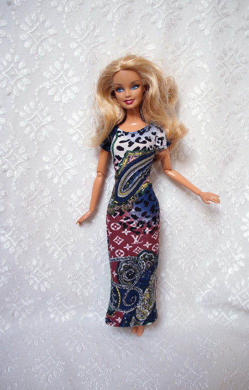 Šaty pro Barbie